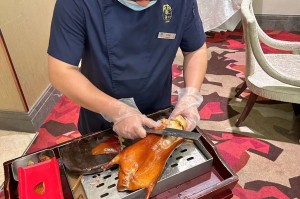 “北京涉疫烤鸭店一管理人员被立案” 北京烤鸭新闻？