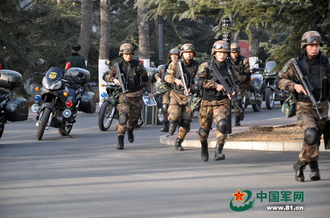 「北京怎么了」〃北京怎么了那么多军人-第2张图片