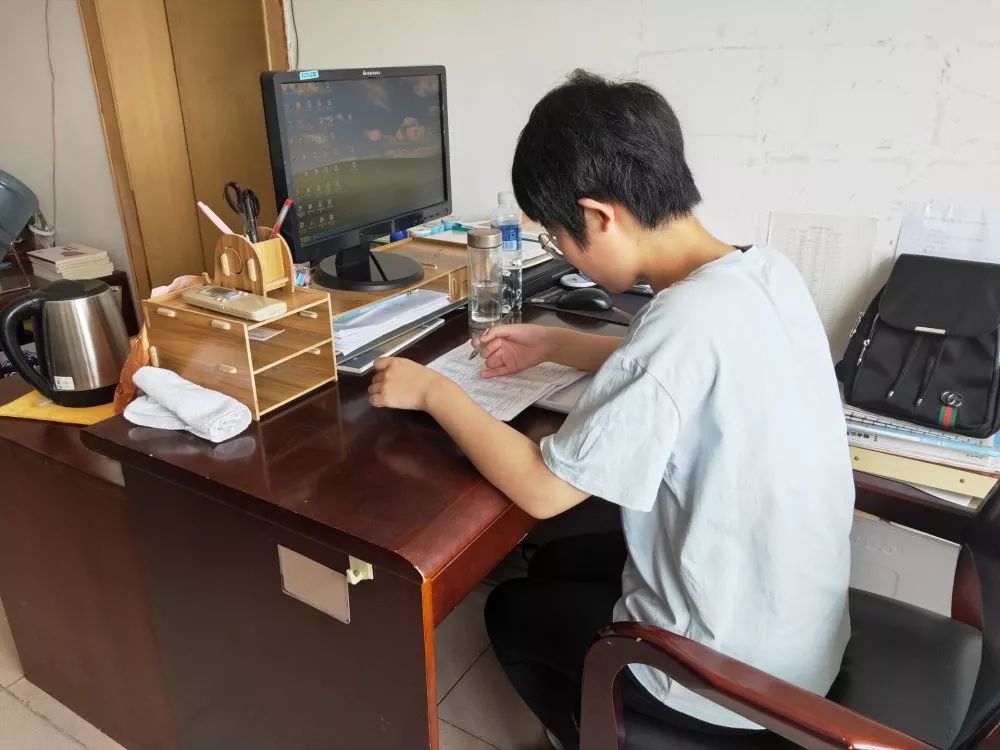 「大连8天215人感染:多人为大学生」〃大连78人感染-第2张图片